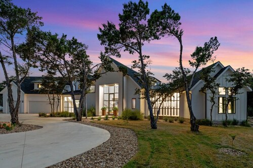 Luxe Farmhouse w/ Pool and Spa on 4 Acres