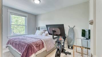 Bügeleisen/Bügelbrett, WLAN, Bettwäsche