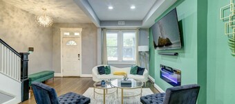 Spacious group retreat with two parking spots and room for everyone