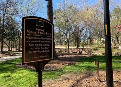 Walk Downtown - Private Retreat w King Bed