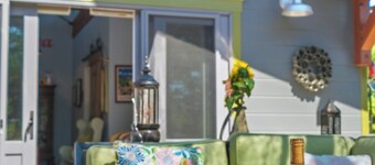 1-bedroom vacation guest cottage minutes from the famous Sonoma square