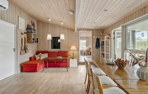 Smart TV, fireplace - 2 bedroom beautiful home in Hals (Hals)