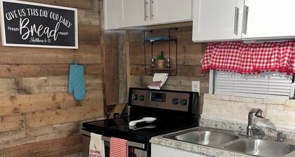 Charming 2-bedroom country house with AC, WiFi in Winter Haven