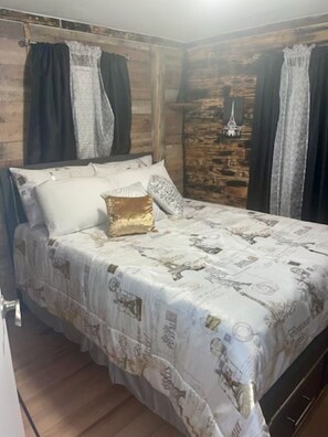 2 عدّة غرف نوم وخزنة داخل الغرفة ومكواة/لوح كي وواي فاي مجانًا