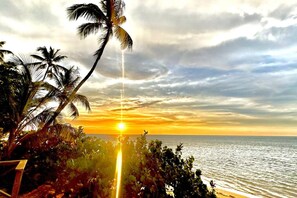 Beach nearby - * Villa 4BR 3.5baths-pool/Jacuzzi+Starlink WiFi * (Las Terrenas)