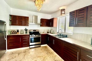 Fridge, microwave, oven, stovetop - * Villa 4BR 3.5baths-pool/Jacuzzi+Starlink WiFi * (Las Terrenas)