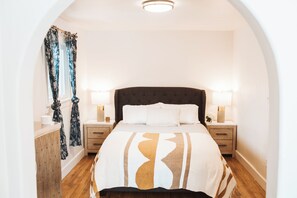 2 slaapkamers, een strijkplank/strijkijzer, wifi, beddengoed