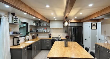 Secluded Luxury: Your Private Farmhouse Homestead Retreat in Bend
