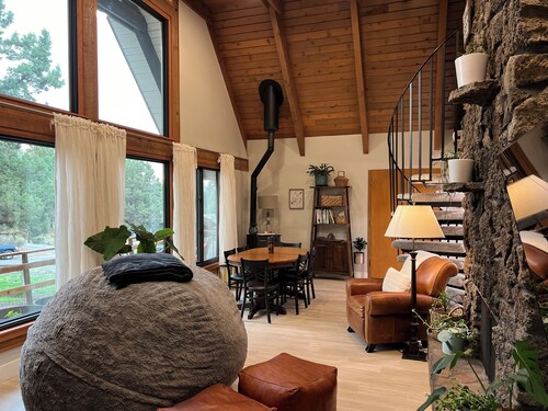 Secluded Luxury: Your Private Farmhouse Homestead Retreat in Bend