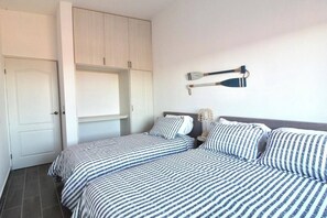 3 chambres, fer et planche à repasser, Wi-Fi, draps fournis