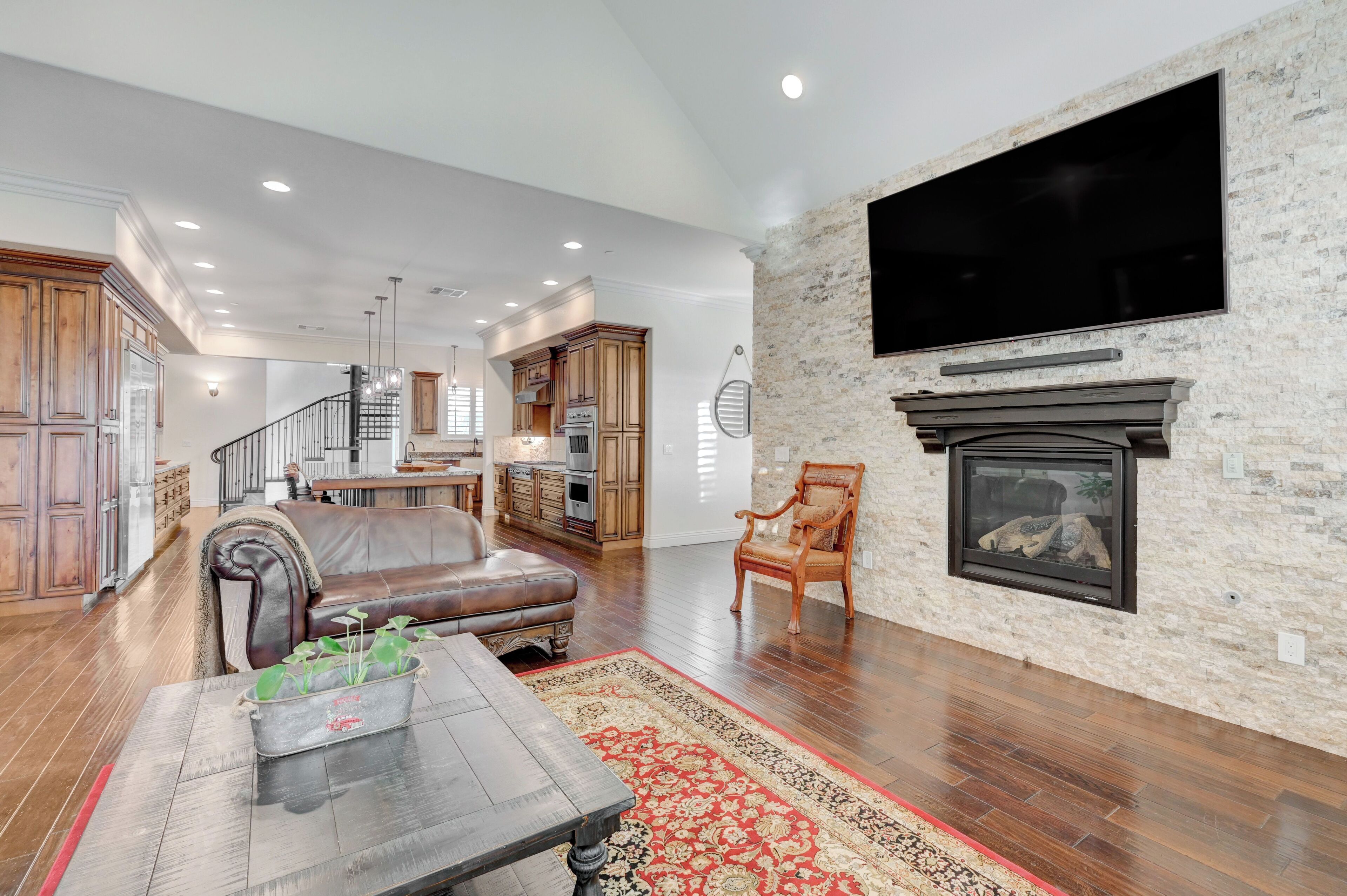 スマートテレビ、暖炉、テレビゲーム