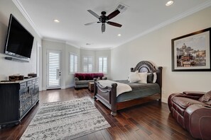 5 室のベッドルーム、アイロン / アイロン台、WiFi (無料)、ベッドシーツ