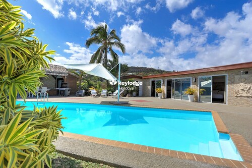 Chez Jab villa – with shared swimming pool,  2 minutes from the beach of Boucan Canot