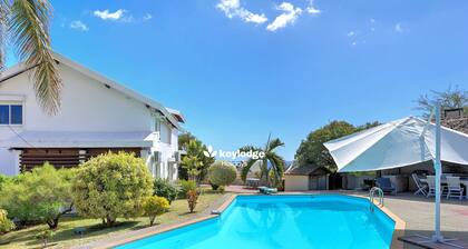 Chez Jab villa â avec piscine partagĂ©e, Ă 2 min de la plage de Boucan Canot