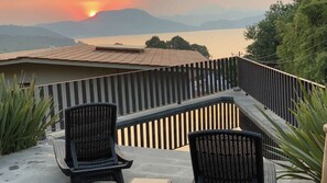 Familjevilla - sjöutsikt | Privat bubbelpool