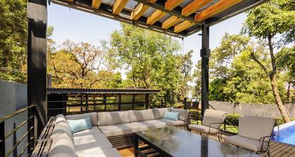Casa Retiro With Pool and Garden