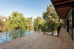 Deluxe House | Balcony