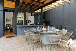 Deluxe House | Terrace/patio - Casa Retiro With Pool and Garden (Valle de Bravo)
