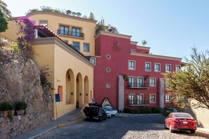 Front of property - Caracol 37 Luxury Condo (San Miguel de Allende)