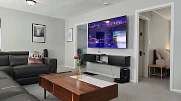 Televisor intel·ligent, llibres, biblioteca musical i videoteca