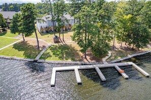 Property grounds - Blue Heron Escape-Sleeps 7, PRIME location, Shuffleboard, Paddleboards + Pool! (Eatonton)