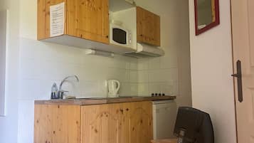 Fridge, microwave, dishwasher, toaster