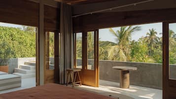 Master Suite Pool View | Sábanas de algodón egipcio y ropa de cama de alta calidad