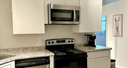 Hudson Valley Farm Getaway-East/Alpaca Lane-Apt 1