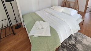 1 soverom, strykejern/-brett, reiseseng for barn og wi-fi