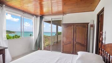 3 bedrooms, iron/ironing board, travel crib, free WiFi