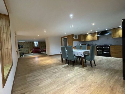 Three bedrooms Apartment sleep up to 9 people insch Aberdeenshire uk