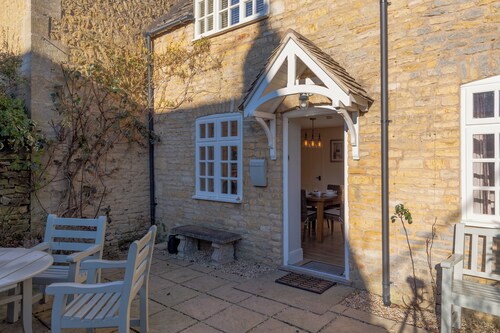 Jasmine Cottage-2BD in Heart of Bourton