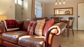 House, Garden View | Living area | Flat-screen TV