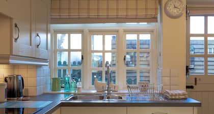 Jasmine Cottage-2BD in Heart of Bourton