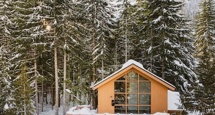 Hyak Hideout 3-bedroom chalet in welcoming Snoqualmie Pass with WiFi