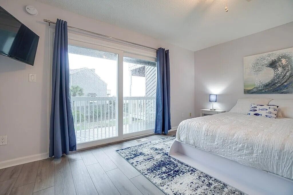 3 bedrooms, desk, iron/ironing board, free WiFi