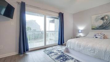 3 bedrooms, desk, iron/ironing board, free WiFi