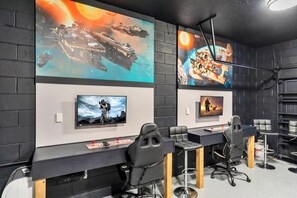 Business center - 11BR Modern Villa • Star Wars • Pool • Near Disney (Kissimmee)