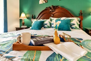 Iron/ironing board, WiFi, bed sheets, wheelchair access - 11BR Modern Villa • Star Wars • Pool • Near Disney (Kissimmee)