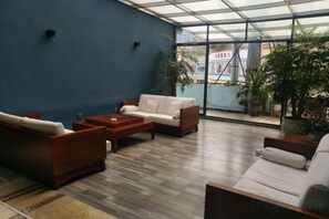 Unclassified image, 3 of 14, button - Jin tai Hotel (Gejiu)