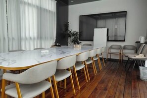 Unclassified image, 4 of 14, button - Jin tai Hotel (Gejiu)