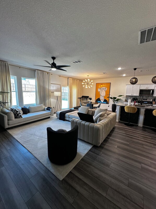 Smart-tv och eldstad