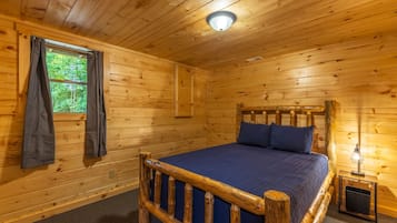 5 bedrooms, WiFi (free), bed sheets