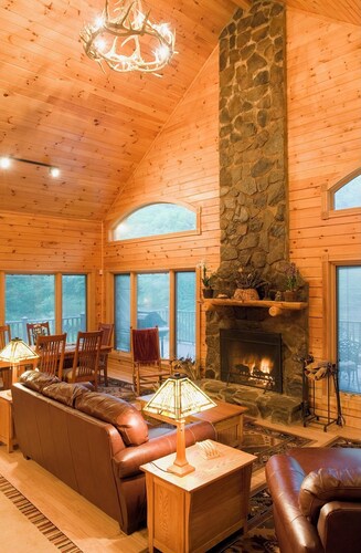 Cozy 3-bedroom cabin sitting within feet of the West Branch of the Delaware 