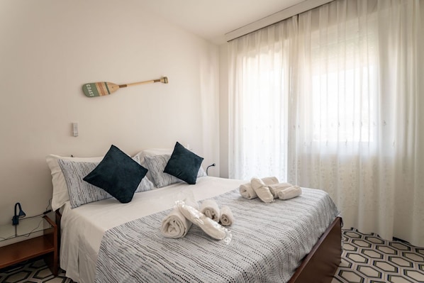 2 bedrooms, WiFi, bed sheets