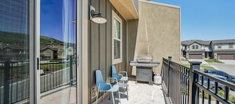 Townhome Close to Park City Resort & Reservoir Dog-Friendly