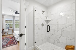 Bathroom - Jordanelle 4BR | Sleeps 9 | Free Bus to Park City | Pet Friendly | Near Skiing (Heber City)