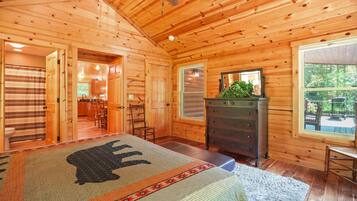 3 bedrooms, WiFi (free), bed sheets
