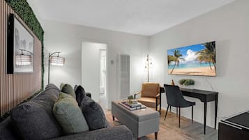 Smart TV, videogames, pebolim, mesa de pingue-pongue