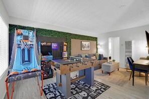 Spielezimmer